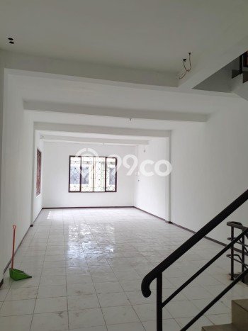 Ruko paling strategis disewakan di Waru Sidoarjo Ruko paling strategis disewakan di Waru Sidoarjo
