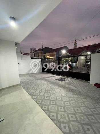 Rumah di , Surabaya, LT 135m2m² Bangunan 170m2m² Rumah di , Surabaya, LT 135m2m² Bangunan 170m2m²