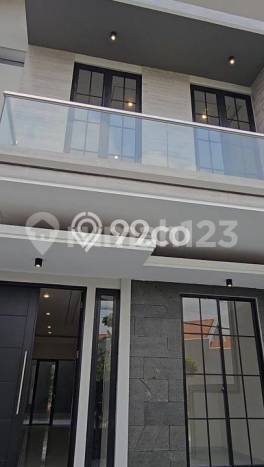 Rumah LT 120m2m² di , Surabaya - Akses Mudah Rumah LT 120m2m² di , Surabaya - Akses Mudah