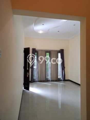 Dijual Rumah Premium dengan Fasilitas Sekitar Lengkap di Wonocolo, Surabaya Dijual Rumah Premium dengan Fasilitas Sekitar Lengkap di Wonocolo, Surabaya