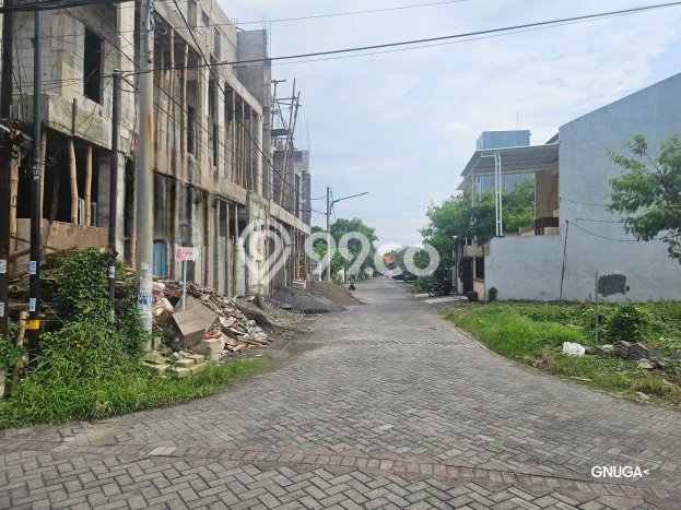 Dijual Hunian Mewah dengan Fasilitas Sekitar Lengkap di Rungkut, Surabaya Dijual Hunian Mewah dengan Fasilitas Sekitar Lengkap di Rungkut, Surabaya