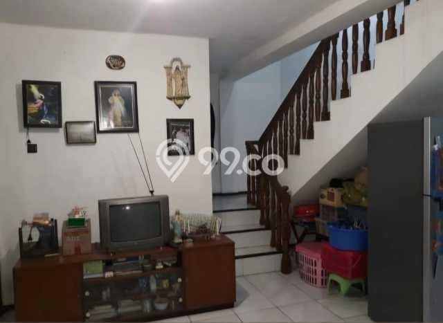 Lokasi terbaik! Rumah siap pakai disewakan di Wonocolo LB 267m2 Lokasi terbaik! Rumah siap pakai disewakan di Wonocolo LB 267m2