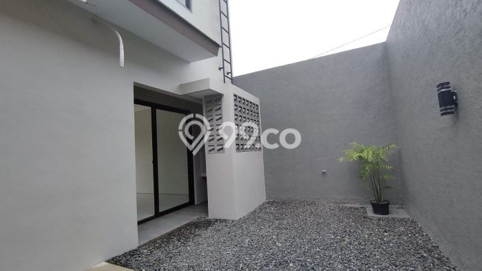 Rumah Modern Cantik 3 KT Bisa Langsung Pindah di Cibinong Rumah Modern Cantik 3 KT Bisa Langsung Pindah di Cibinong