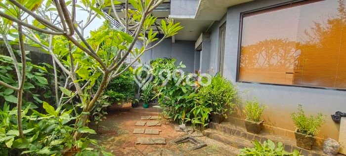 For Sale! Luxury House LT 279m2 Desain Modern di Lenteng Agung For Sale! Luxury House LT 279m2 Desain Modern di Lenteng Agung