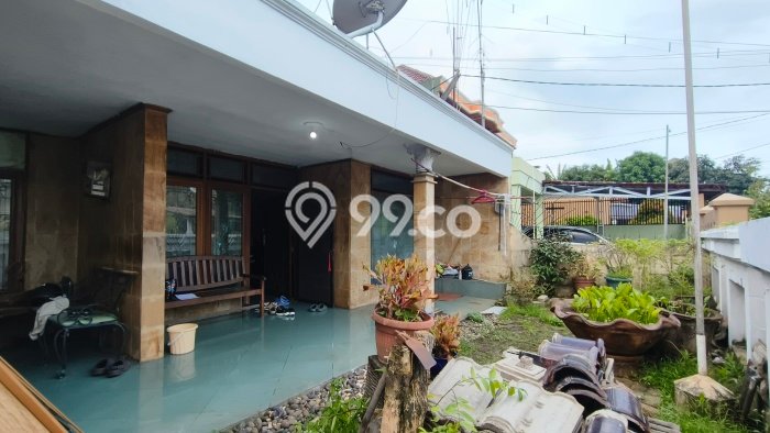 Rumah Elit Modern Tanpa Renovasi di Joglo Jakarta Barat Rumah Elit Modern Tanpa Renovasi di Joglo Jakarta Barat