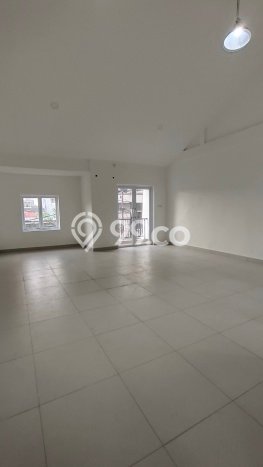 LOKASI PREMIUM! Rumah Strategis di Tanjung Duren, LT 78m² Bangunan 170m² LOKASI PREMIUM! Rumah Strategis di Tanjung Duren, LT 78m² Bangunan 170m²
