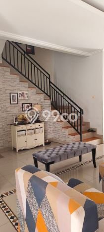 Rumah Strategis Modern Lb 133m2 di Karang Tengah, Tangerang Rumah Strategis Modern Lb 133m2 di Karang Tengah, Tangerang