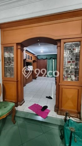 Rumah Elit Modern Tanpa Renovasi di Joglo Jakarta Barat Rumah Elit Modern Tanpa Renovasi di Joglo Jakarta Barat