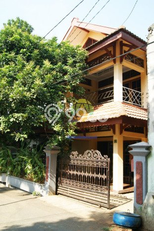Rumah Elit LB 500m2 Siap Pakai Desain Elegan di Ngesrep, Semarang Rumah Elit LB 500m2 Siap Pakai Desain Elegan di Ngesrep, Semarang