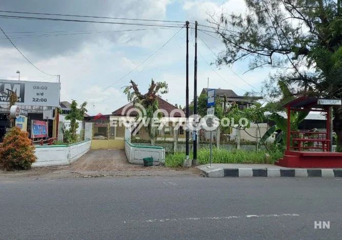 Lokasi terbaik! Rumah siap huni dikontrakkan di Serengan LB 500m2 Lokasi terbaik! Rumah siap huni dikontrakkan di Serengan LB 500m2