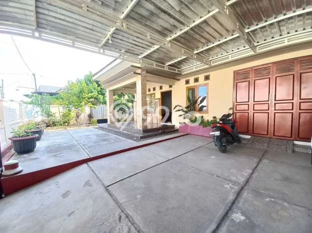 Rumah Modern Cantik 4 KT Bisa Langsung Pindah di Teras Rumah Modern Cantik 4 KT Bisa Langsung Pindah di Teras