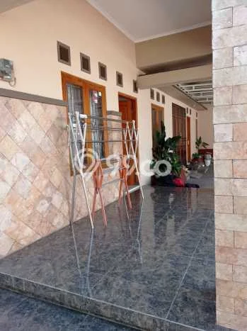 Rumah Modern Cantik 4 KT Bisa Langsung Pindah di Teras Rumah Modern Cantik 4 KT Bisa Langsung Pindah di Teras