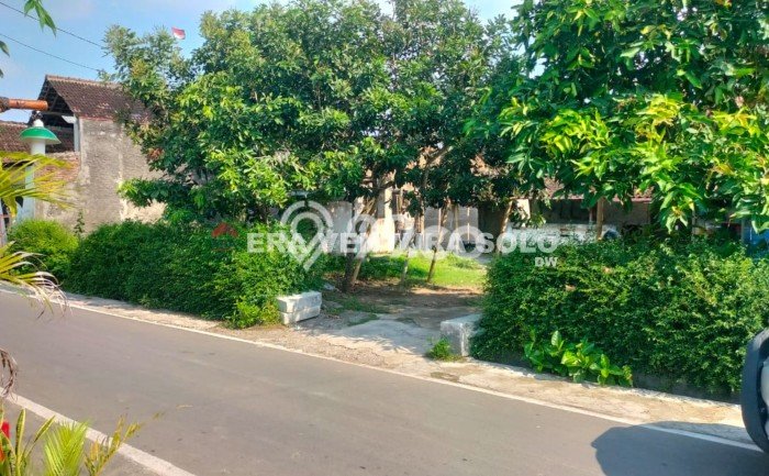 Lahan Kosong Dijual di Laweyan, Solo, Luas 329m2 Area Strategis Lahan Kosong Dijual di Laweyan, Solo, Luas 329m2 Area Strategis