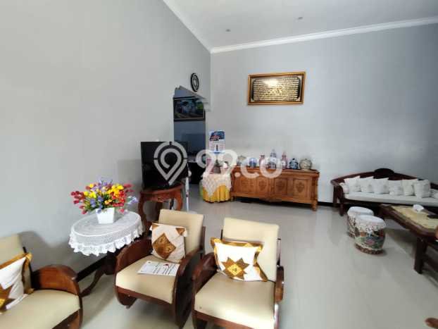 Rumah Strategis Modern Lb 300m2 di Kartasura, Sukoharjo Rumah Strategis Modern Lb 300m2 di Kartasura, Sukoharjo