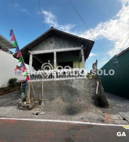 Dijual Rumah 3 Kamar Lokasi Strategis Nyaman dan Strategis di Jebres Dijual Rumah 3 Kamar Lokasi Strategis Nyaman dan Strategis di Jebres