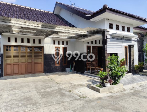 Rumah Strategis Modern Lb 300m2 di Kartasura, Sukoharjo Rumah Strategis Modern Lb 300m2 di Kartasura, Sukoharjo