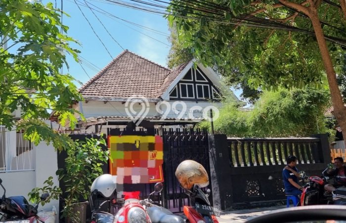 Ready to Use! Premium House LT 800m2 Desain Elegan di Surabaya Kota Ready to Use! Premium House LT 800m2 Desain Elegan di Surabaya Kota