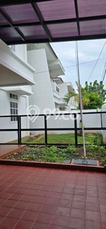 Rumah Mewah Siap Huni LT 220m2 di Kelapa Gading, Jakarta Utara Rumah Mewah Siap Huni LT 220m2 di Kelapa Gading, Jakarta Utara
