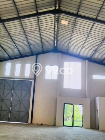 Jual Gudang Area Komersial di , Luas 464m2m², Jalan Utama Jual Gudang Area Komersial di , Luas 464m2m², Jalan Utama