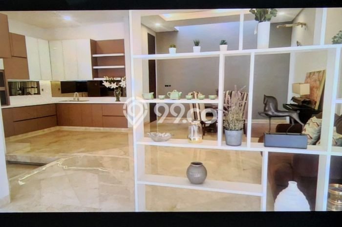 Siap Huni Hunian Elit 4 Kamar di Kelapa Gading Dekat ke Mana Pun Siap Huni Hunian Elit 4 Kamar di Kelapa Gading Dekat ke Mana Pun