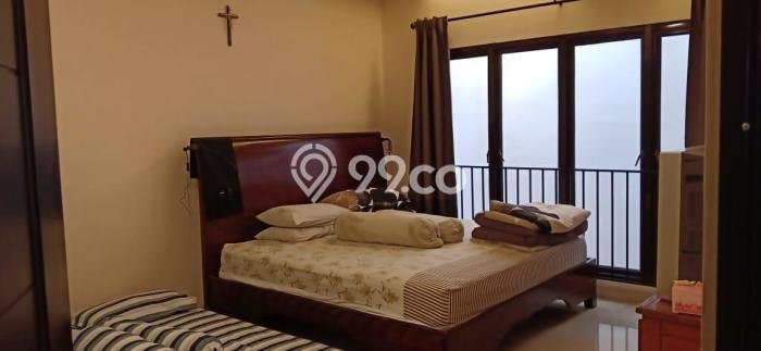 Siap Huni Rumah Mewah 4 Kamar di Kelapa Gading Dekat ke Mana Pun Siap Huni Rumah Mewah 4 Kamar di Kelapa Gading Dekat ke Mana Pun