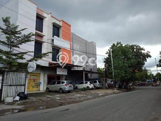 Ruko Komersial Disewakan di Manahan Solo Luas 160m2 Ruko Komersial Disewakan di Manahan Solo Luas 160m2