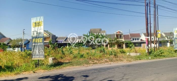 Tanah Kosong Dijual di Solo dengan Area 2703m2 Tanah Kosong Dijual di Solo dengan Area 2703m2