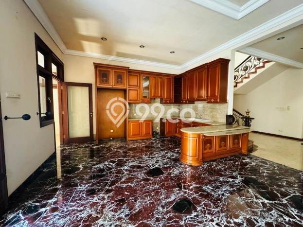 Rumah Luxury Modern Tanpa Renovasi di Pakuwon Indah Surabaya Rumah Luxury Modern Tanpa Renovasi di Pakuwon Indah Surabaya