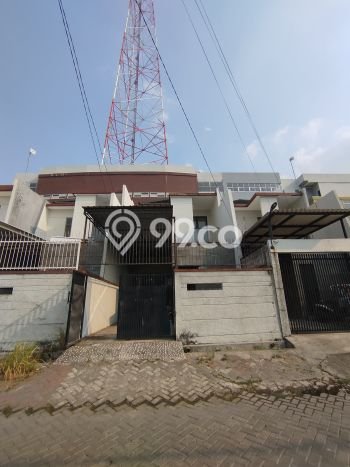 HARGA SPESIAL! Rumah kawasan Sambikerep, Dekat Pusat Kota, 3 KT, LT 150m² LB 300m² HARGA SPESIAL! Rumah kawasan Sambikerep, Dekat Pusat Kota, 3 KT, LT 150m² LB 300m²