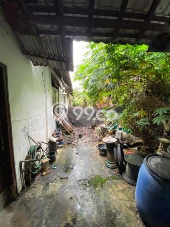 Rumah Mewah LB 278m2 Siap Pakai Desain Elegan di Petemon, Surabaya Rumah Mewah LB 278m2 Siap Pakai Desain Elegan di Petemon, Surabaya