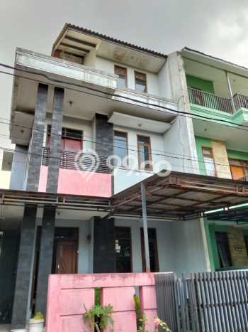 Dijual Hunian Rumah Terawat 5 Kamar di Buah Batu, Bandung Dijual Hunian Rumah Terawat 5 Kamar di Buah Batu, Bandung
