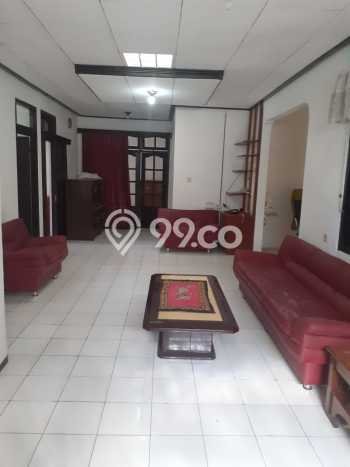 Rumah Mewah LB 225m2 Siap Pakai Desain Elegan di Cikutra, Bandung Rumah Mewah LB 225m2 Siap Pakai Desain Elegan di Cikutra, Bandung