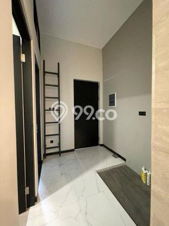 Hunian Elit LB 210m2 Siap Pakai Desain Elegan di Manyar, Surabaya Hunian Elit LB 210m2 Siap Pakai Desain Elegan di Manyar, Surabaya