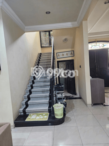 Ready to Use! Premium House LT 375m2 Desain Elegan di Pakuwon City Ready to Use! Premium House LT 375m2 Desain Elegan di Pakuwon City