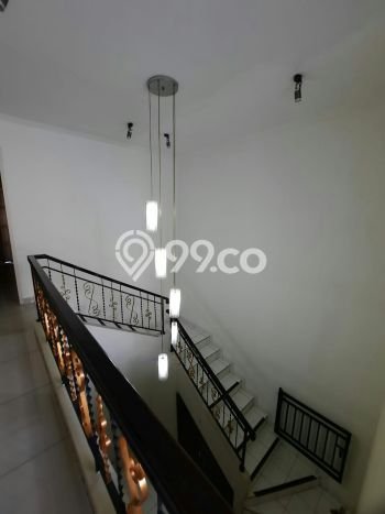 Rumah Modern 3 Kamar LT 180m2 di Kota Wisata Rumah Modern 3 Kamar LT 180m2 di Kota Wisata