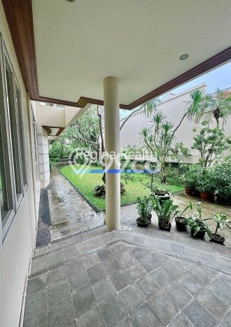 For Sale! Premium House LT 1430m2 Desain Elegan di Pondok Indah For Sale! Premium House LT 1430m2 Desain Elegan di Pondok Indah