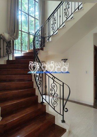 Hunian Minimalis dengan LT 450m2 & LB 400m2 Disewakan di Pondok Indah Hunian Minimalis dengan LT 450m2 & LB 400m2 Disewakan di Pondok Indah