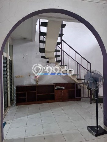 Rumah Mewah LB 120m2 Siap Huni Desain Elegan di Pondok Indah, Jakarta Selatan Rumah Mewah LB 120m2 Siap Huni Desain Elegan di Pondok Indah, Jakarta Selatan