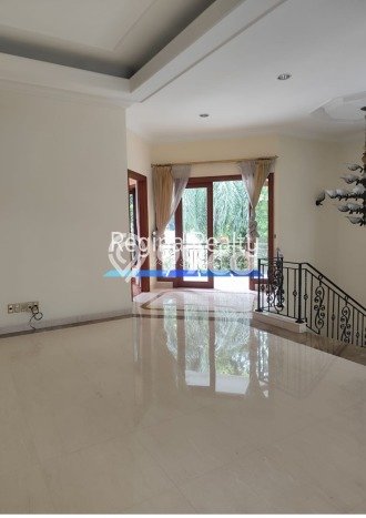 Hunian Minimalis dengan LT 450m2 & LB 400m2 Disewakan di Pondok Indah Hunian Minimalis dengan LT 450m2 & LB 400m2 Disewakan di Pondok Indah