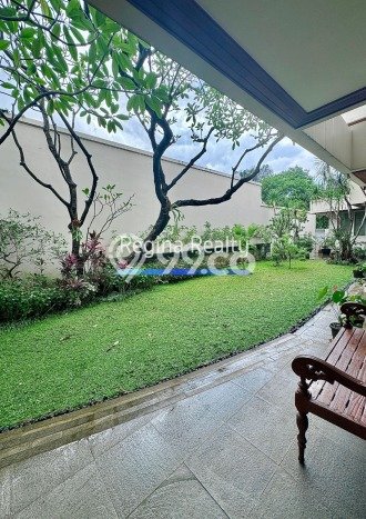 For Sale! Premium House LT 1430m2 Desain Elegan di Pondok Indah For Sale! Premium House LT 1430m2 Desain Elegan di Pondok Indah