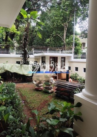 Hunian Minimalis dengan LT 450m2 & LB 400m2 Disewakan di Pondok Indah Hunian Minimalis dengan LT 450m2 & LB 400m2 Disewakan di Pondok Indah