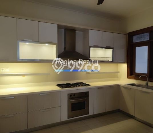Hunian Minimalis dengan LT 450m2 & LB 400m2 Disewakan di Pondok Indah Hunian Minimalis dengan LT 450m2 & LB 400m2 Disewakan di Pondok Indah