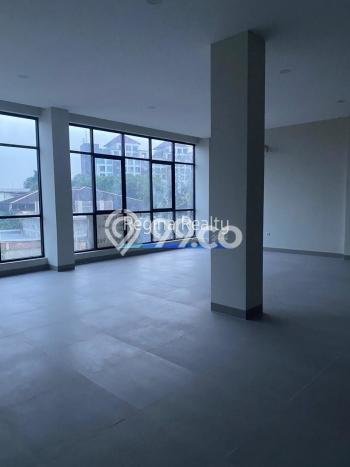 Ruko Disewa di Jakarta Selatan dengan LB 400m2 Area Komersial Ramai Ruko Disewa di Jakarta Selatan dengan LB 400m2 Area Komersial Ramai