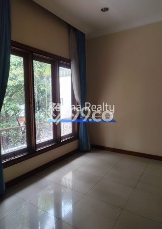 Hunian Minimalis dengan LT 450m2 & LB 400m2 Disewakan di Pondok Indah Hunian Minimalis dengan LT 450m2 & LB 400m2 Disewakan di Pondok Indah