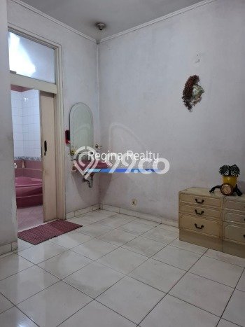 Rumah Mewah LB 120m2 Siap Huni Desain Elegan di Pondok Indah, Jakarta Selatan Rumah Mewah LB 120m2 Siap Huni Desain Elegan di Pondok Indah, Jakarta Selatan