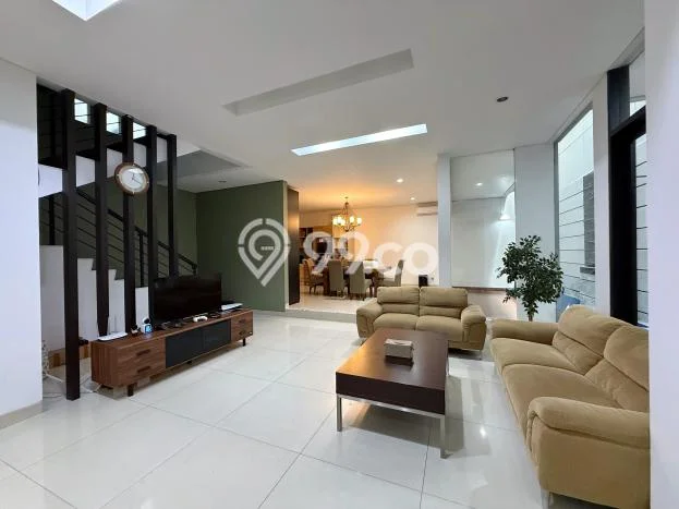 Rumah sewa siap pakai 4 KT di Pondok Indah, Jakarta Selatan Rumah sewa siap pakai 4 KT di Pondok Indah, Jakarta Selatan