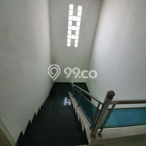 Rumah Elit Modern Tanpa Renovasi di Moch Toha Bandung Rumah Elit Modern Tanpa Renovasi di Moch Toha Bandung