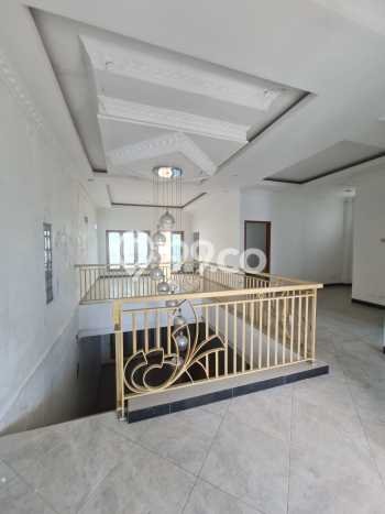 Rumah kawasan Kartasura, Akses ke Pusat Kota, 4 KM, LT 197m² Bangunan 300m² Rumah kawasan Kartasura, Akses ke Pusat Kota, 4 KM, LT 197m² Bangunan 300m²