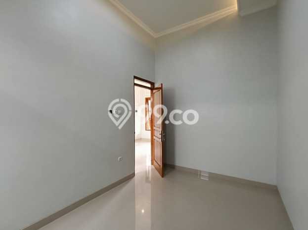 Rumah Strategis Gentan, Solo, LT 108m2m² Bangunan 95m2m² Rumah Strategis Gentan, Solo, LT 108m2m² Bangunan 95m2m²