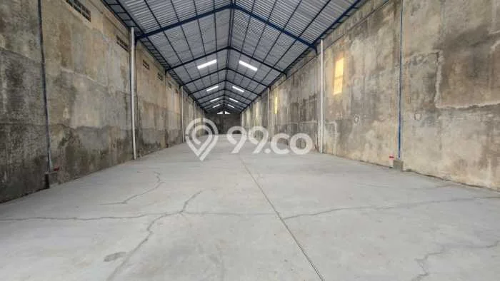 LOKASI STRATEGIS! Gudang Disewakan Kawasan Gatak, Luas 2045m², Kawasan Berkembang LOKASI STRATEGIS! Gudang Disewakan Kawasan Gatak, Luas 2045m², Kawasan Berkembang